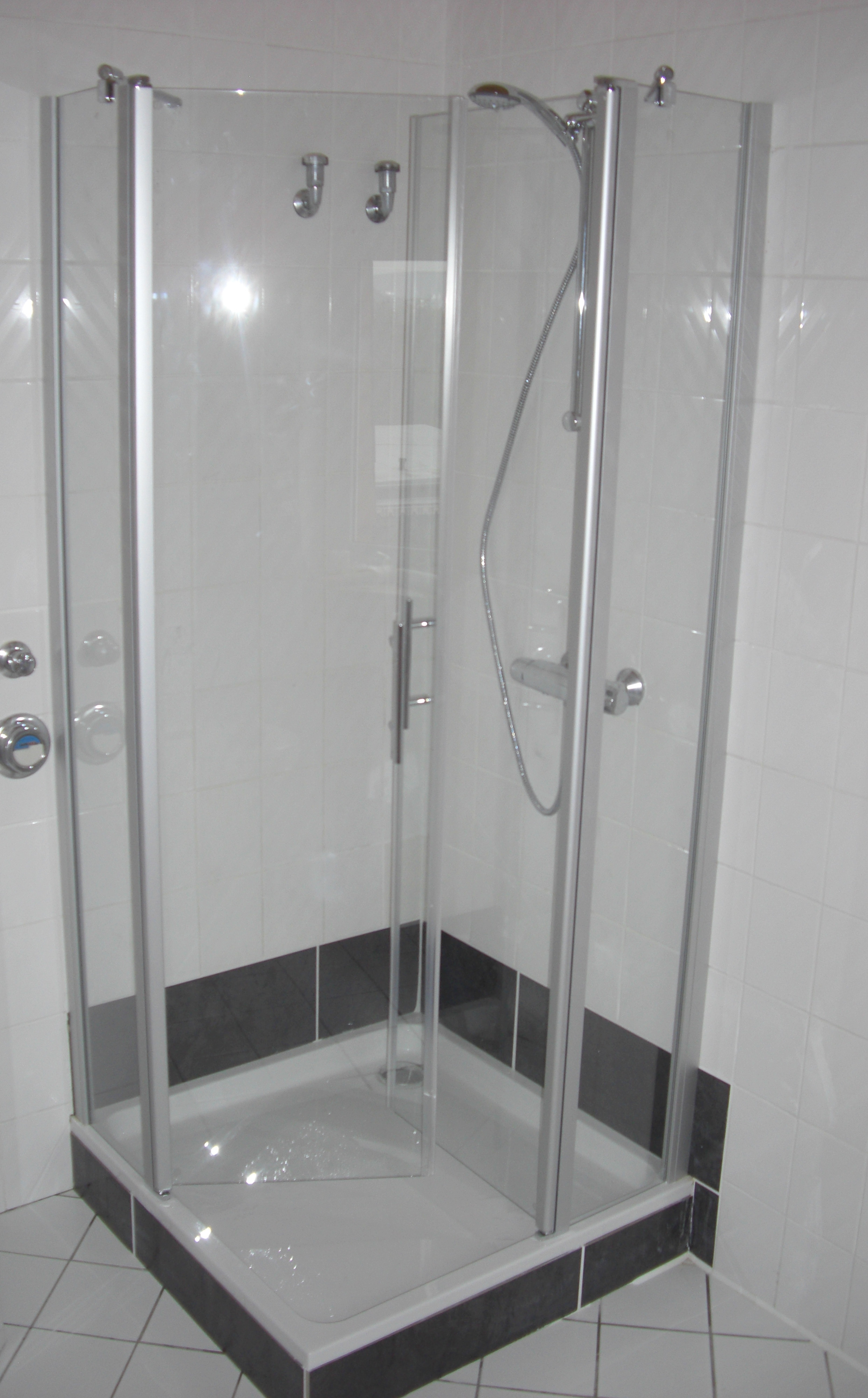 HSK Favorit Nova Eckeinstieg 4-teilig 80x80x195cm Echtglas, Chrom; 126014 