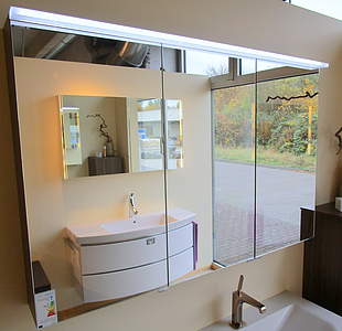Burgbad Sinea 2.​0 Spiegelschrank 120cm mit LED-​Beleuchtung, Korpus Weiß …