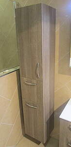 Burgbad Sys30 Hochschrank mit Auszug und Wäschekorb L:30 H:176 T:32cm, links, Grau Hochglanz (PG3); HSKV030LF1509 