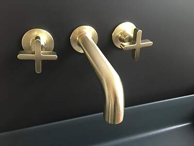 Gessi Inciso Fertigset 2-Griff Waschtisch-Wandarmatur mit Kreuzgriff Metall Schwarz Gebürstet PVD; 58192707 
