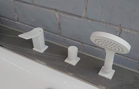 Gessi Rilievo Dreiloch-Wannenrandarmatur 59043 Finox Optik mit Umsteller; 59043149 