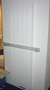 Kermi Bryce Vertikalheizkörper fürs Bad oder Wohnraum, Designheizkörper 600x2000mm, M307 Grey Aluminium 